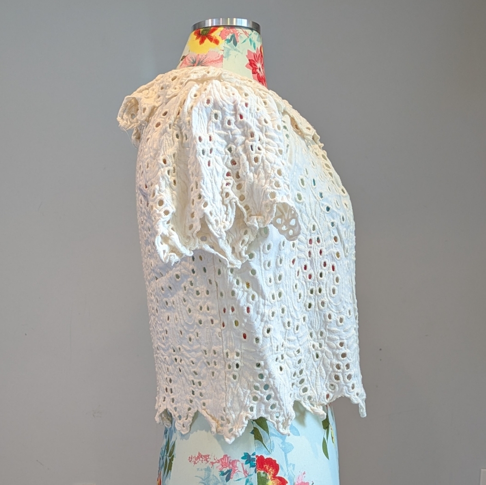 Elegant Cream Eyelet Lace Top - Picture 2 of 9